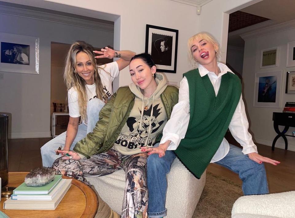 Miley Cyrus, Noah Cyrus, Tish Cyrus