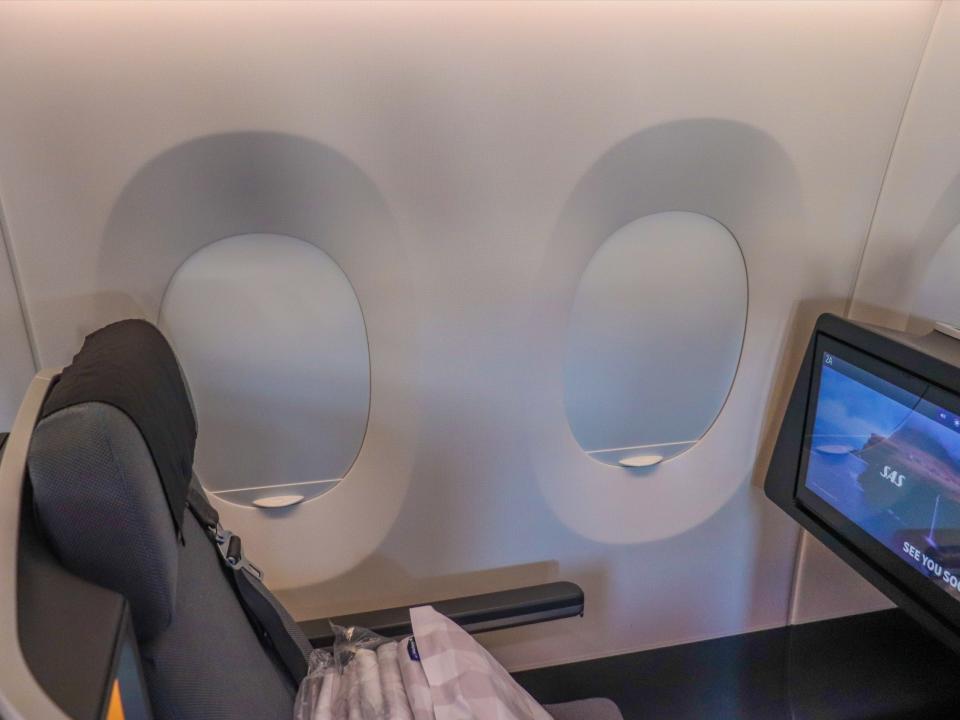 Business class onboard SAS Scandinavian Airlines' Airbus A350-900 XWB - SAS Scandinavian Airlines Airbus A350-900 XWB Tour