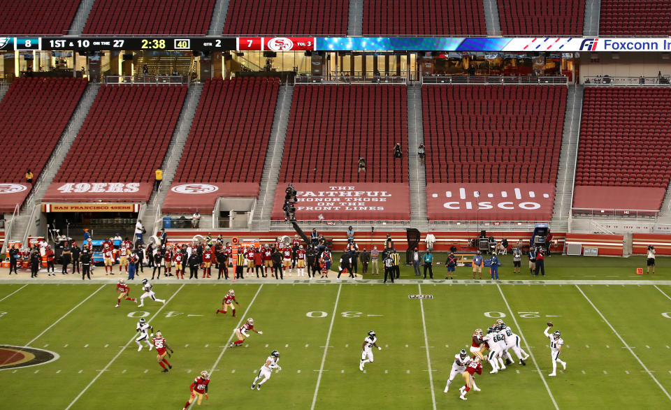 SANTA CLARA, CALIFORNIA - OCTOBER 04: A general view of the Philadelphia Eagles playing against the San Francisco 49ers at Levi's Stadium on October 04, 2020 in Santa Clara, California. (Photo by Ezra Shaw/Getty Images)