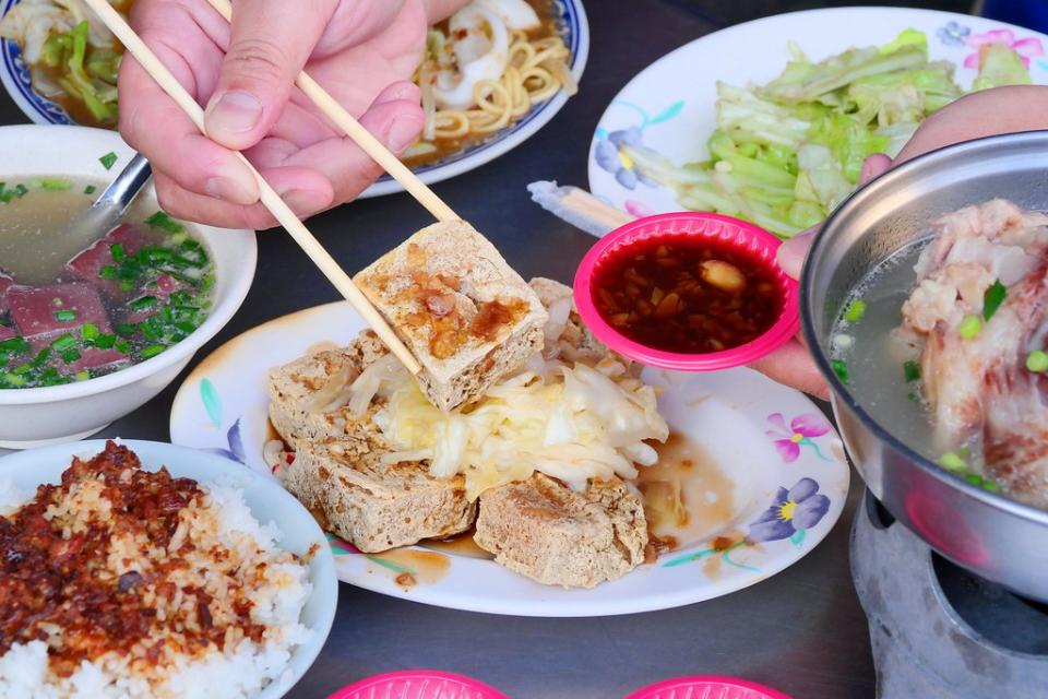 台中｜潭子花枝炒麵/臭豆腐/大骨湯