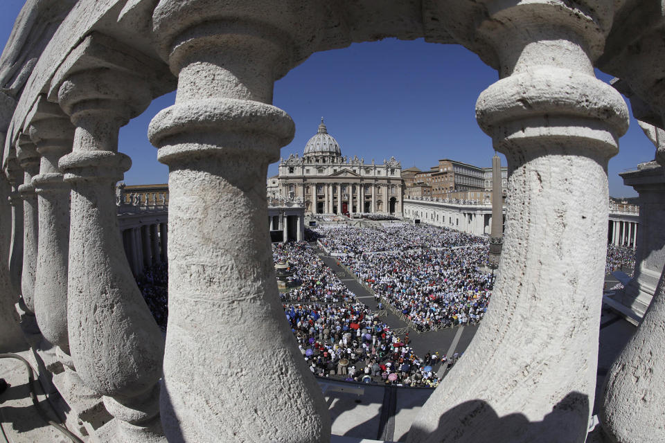 St. Peter’s Square crowds