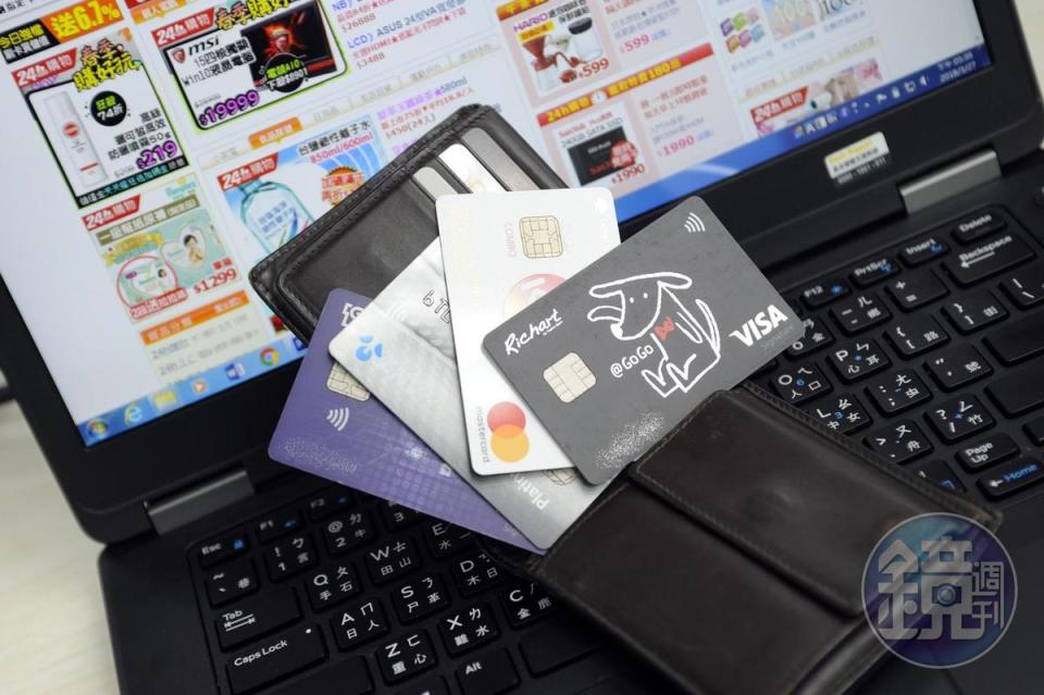 卡優網總編輯周湘台建議，可準備2至3張信用卡交替使用，創造最大現金回饋。