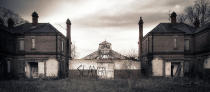 <p>An exterior view of Rauceby, an abandoned mental asylum in Lincolnshire. (Photo: Simon Robson/Caters News) </p>