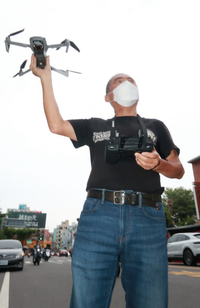 高手在民間，台南市空拍機玩家將是未來戰爭時的無人機主力。（記者陳俊文攝）