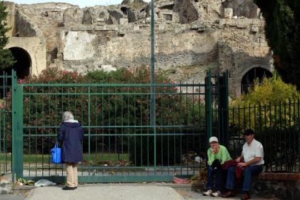 Pompei chiude a Capodanno, è polemica