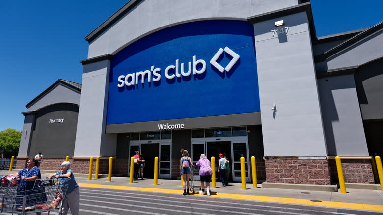 outside of Sam's Club