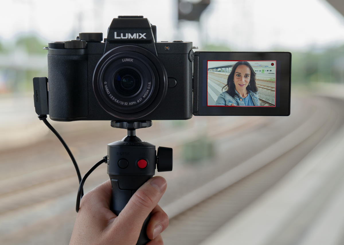 Lightweight 4K Vlogging Camera, LUMIX G100V