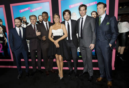 Cast members Charlie Day (L-R), Christoph Waltz, Jamie Foxx, Jennifer Aniston, Jason Bateman, Chris Pine and Jason Sudeikis pose at the premiere of "Horrible Bosses 2" at the TCL Chinese theatre in Hollywood, California November 20, 2014. REUTERS/Mario Anzuoni