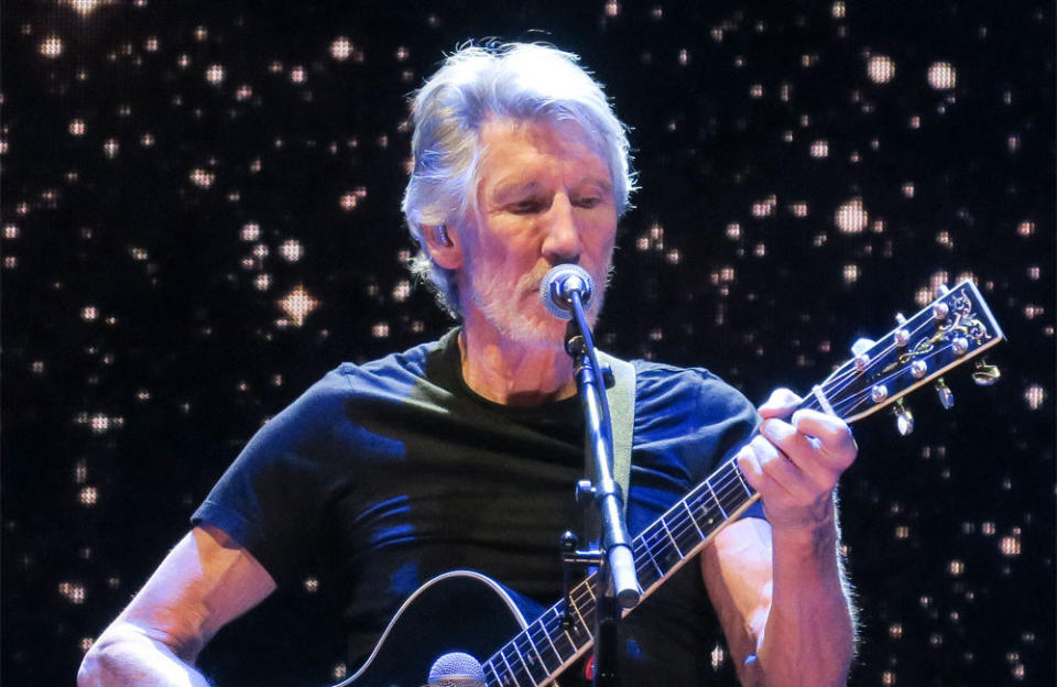 Roger Waters wants to make the political message of 'Dark Side Of The Moon' more clear credit:Bang Showbiz