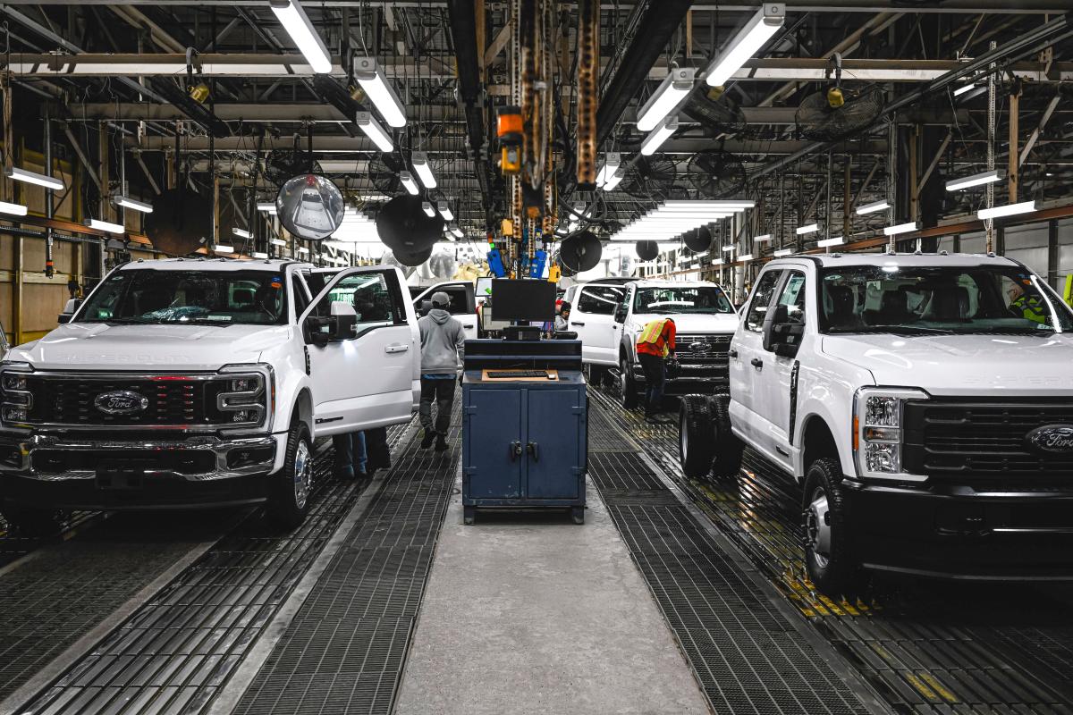 Ford layoffs hit 67 more workers at Sterling Axle Plant because of UAW