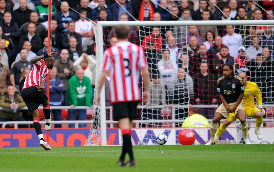 <p>Sunderland’s Darren Bent scores the only goal of the game against Liverpool in 2009 after his shot rebounded off a beach ball that had been thrown onto the pitch </p>