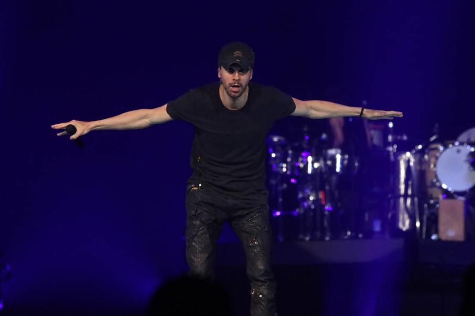 Enrique Iglesias during the second part of the Trilogy Tour 2024 with global phenomena Ricky Martin and Pitbull at the Save Mart Center in Fresno on Tuesday, Jan. 30, 2024. María G. Ortiz-Briones / mortizbriones@vidaenelvalle.com