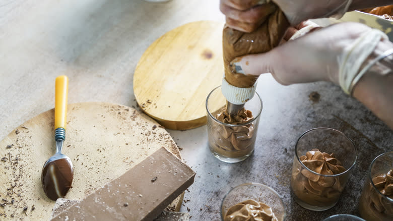 Mousse in individual cups