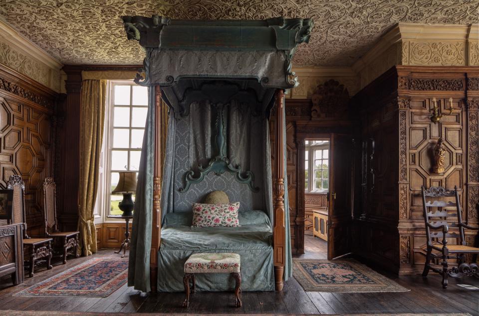 See How One Modern Family Restored Its Ancestral Family Estate in England