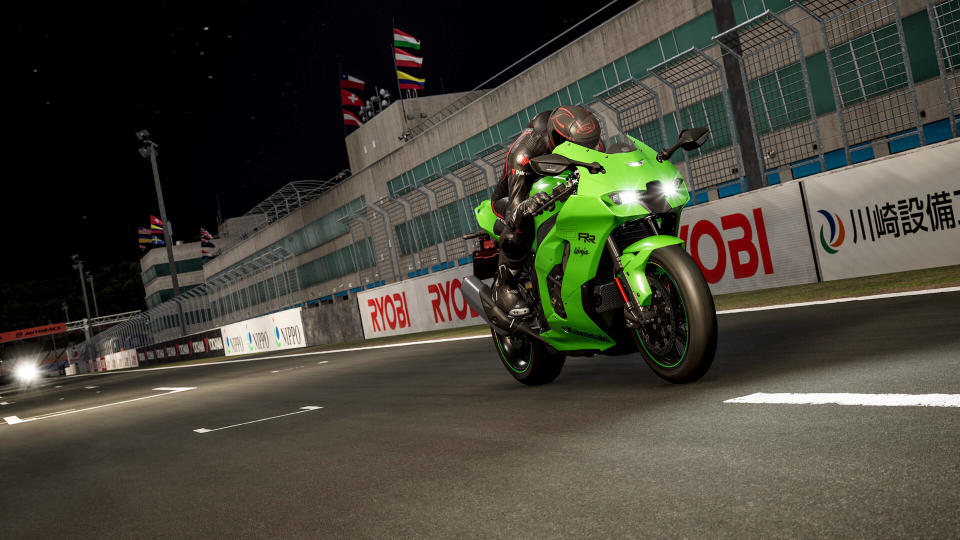 A racer on a Kawasaki Ninja in Ride 5