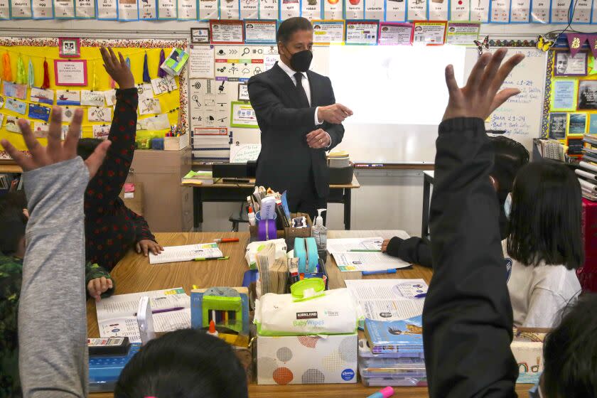 LAUSD new superintendent Alberto M. Carvalho teaches a 5th.Grade class at Fair Avenue Elementary School on Feb. 17, 2022.