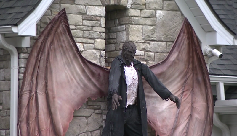 Cleveland Browns defensive end Myles Garrett decorated his home for Halloween, drawing inspiration from the “Jeepers Creepers” movie franchise. (WJW)
