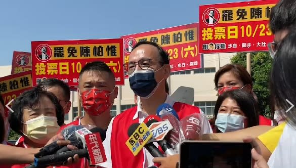 國民黨黨主席朱立倫配合台中顏家，在空戰上透過藍營發聲管道輪番轟炸陳柏惟。   圖：朱立倫辦公室/提供