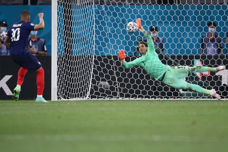 Yann Sommer, arquero de Suiza, uno de los más conocidos del equipo que sería Campeón del Mundial Económico.