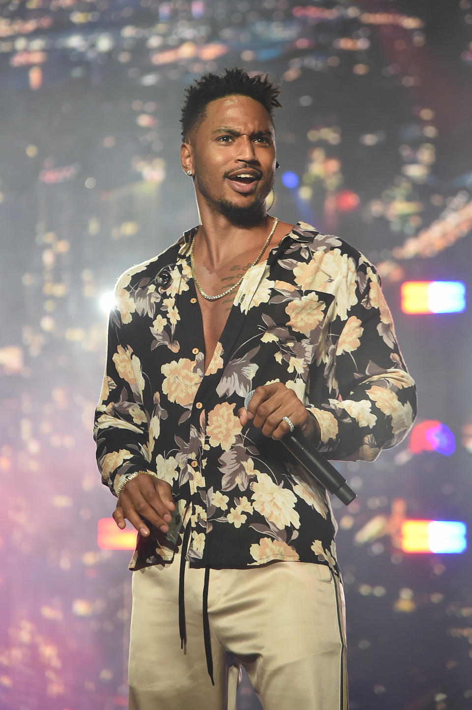 Trey Songz performing.