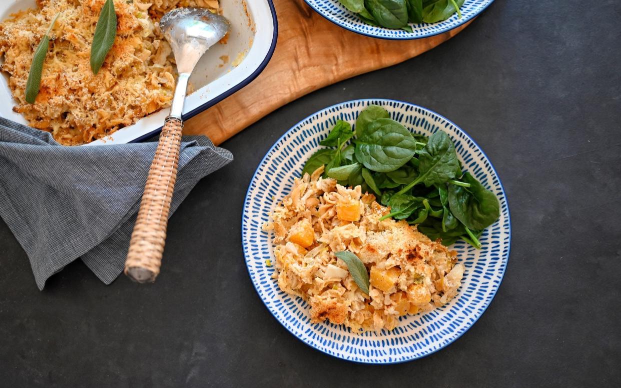 Cauliflower cheese pasta bake