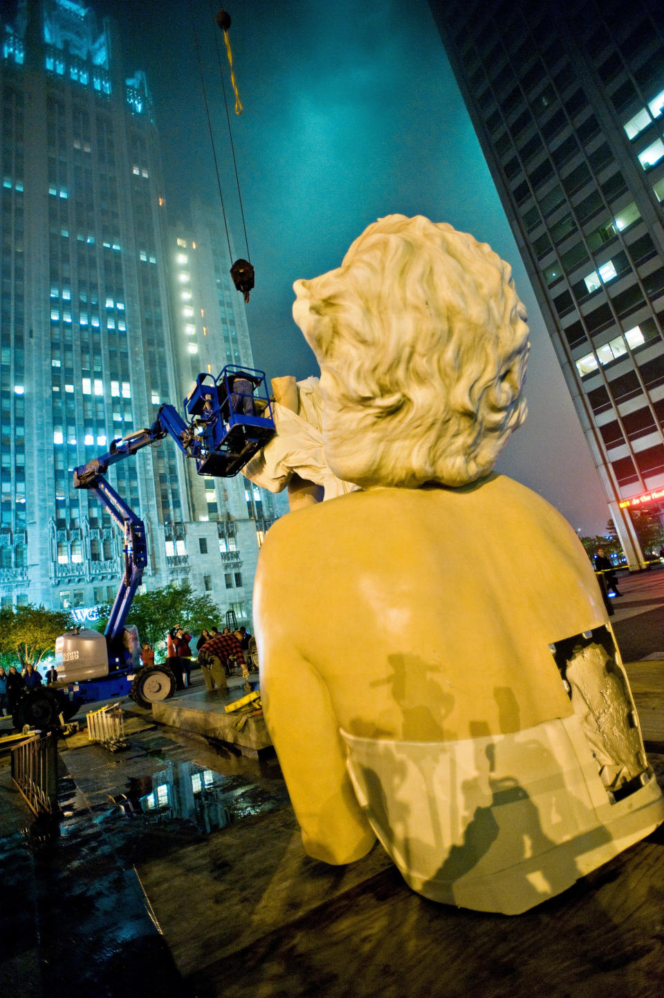 Marilyn Monroe Sculpture Leaving Chicago