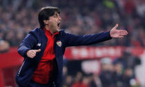 Soccer Football - Spanish King's Cup - Quarter Final Second Leg - Sevilla vs Atletico Madrid - Ramon Sanchez Pizjuan, Seville, Spain - January 23, 2018 Sevilla coach Vincenzo Montella REUTERS/Jon Nazca