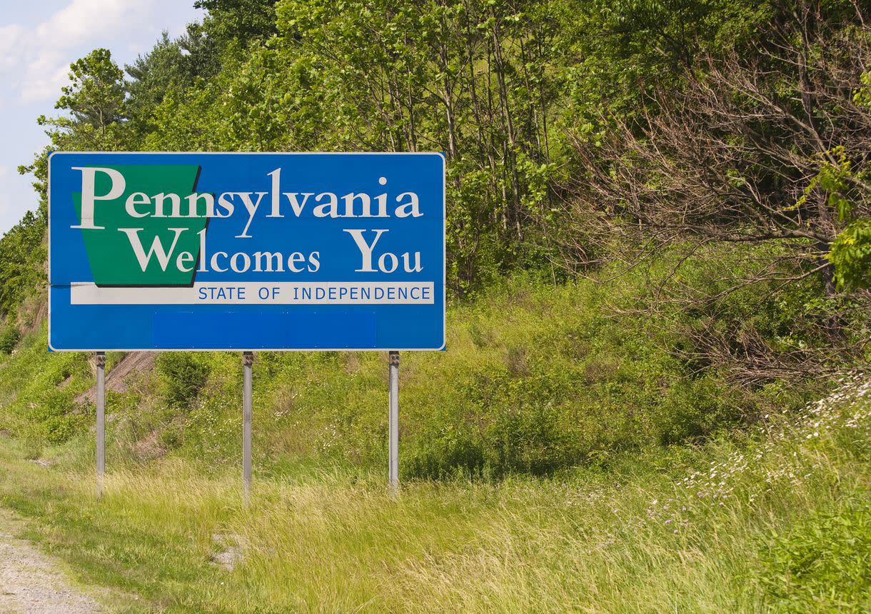 A welcome sign at the Pennsylvania state line.