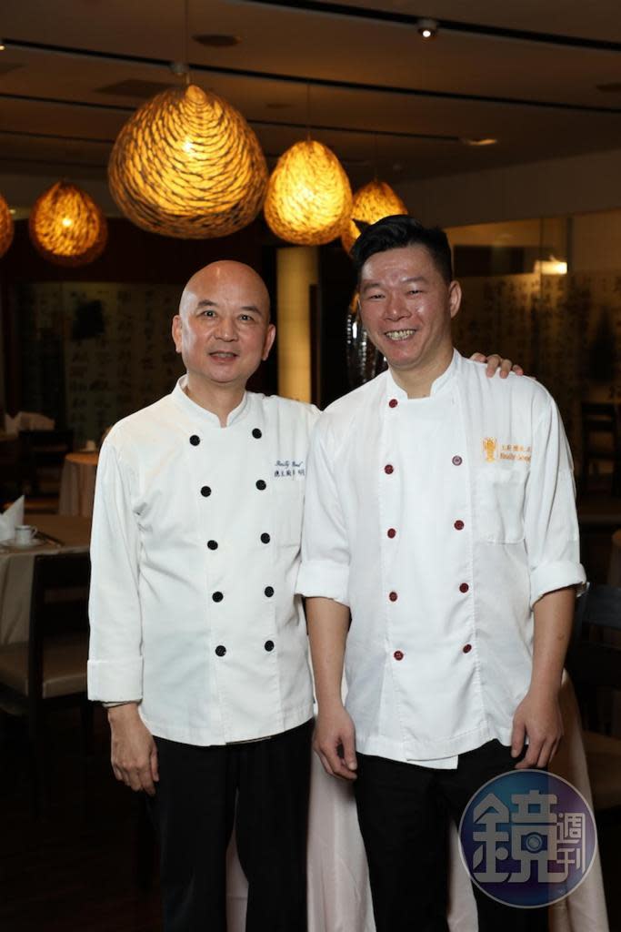 擅烹鮑翅參肚的真的好海鮮餐廳行政總主廚李凌明（左）和出身漁港、擅長海鮮料理的主廚陳長正（右），是絕佳料理拍擋。