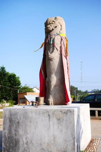 【金門離島食記】金門風獅爺文化季旅遊 │金城鎮 金沙鎮：戀戀浯島冬遊金門 尋獅賞鳥探秘境～得月樓 風獅爺文物坊 毛澤東奶茶 黃輝煌洋樓 東洲抓賊風獅爺 安岐最大風獅爺 瓊林最小風獅爺 瓊林坑道風獅爺 穿裙子官澳風獅爺 汶源宮后頭村風獅爺探訪～體驗深度金門文化旅行～別忘記早餐先來碗廣東粥再出發！