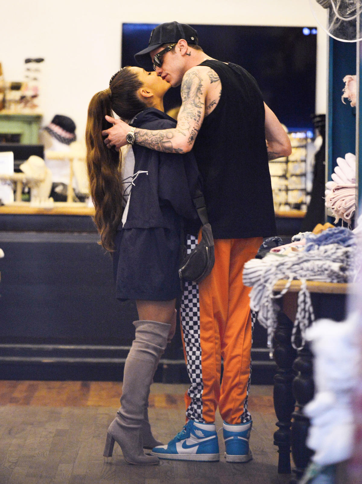 Ariana Grande Forced Porn - So Into You!' Ariana Grande and Pete Davidson Kiss While Shopping in New  York City
