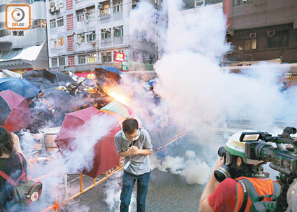 香港未來三至四星期出動催淚彈的情況，將成為局勢的指標。