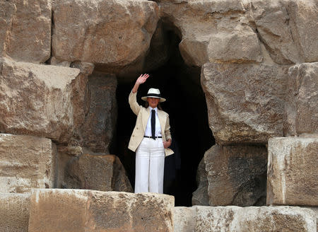 U.S. first lady Melania Trump visits the Pyramids in Cairo, Egypt, October 6, 2018. REUTERS/Carlo Allegri