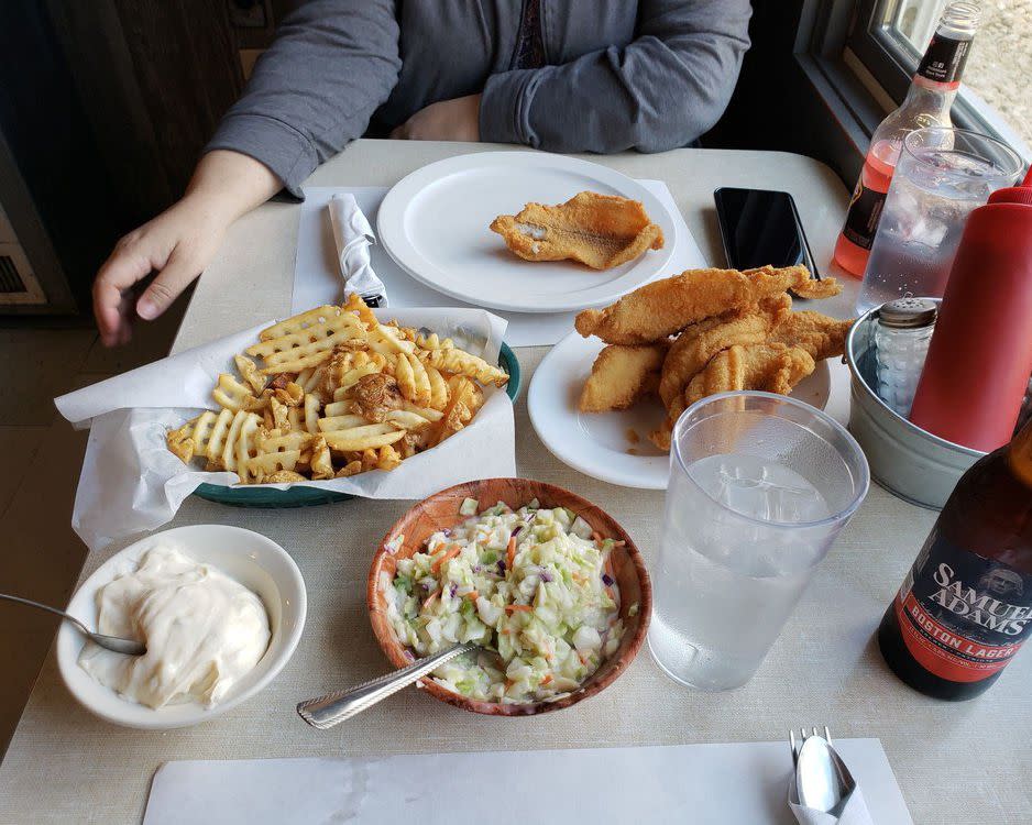 Iowa: Bluff Lake Catfish Farm