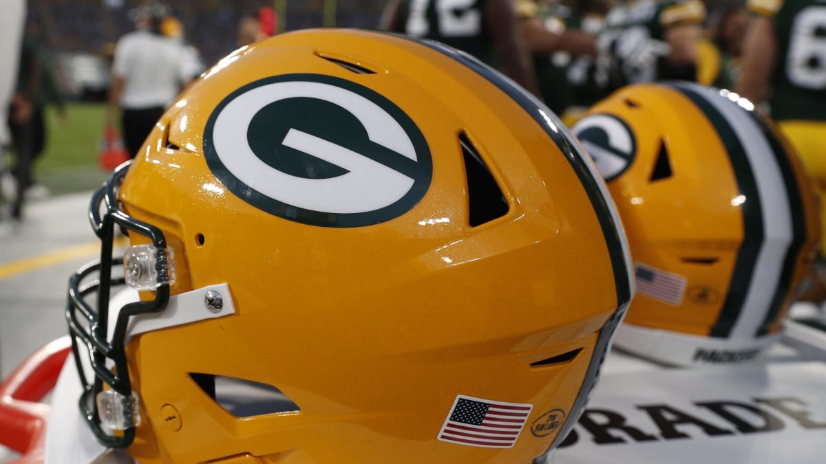 Green Bay Packers re-sign OL Cole Schneider after USFL stint