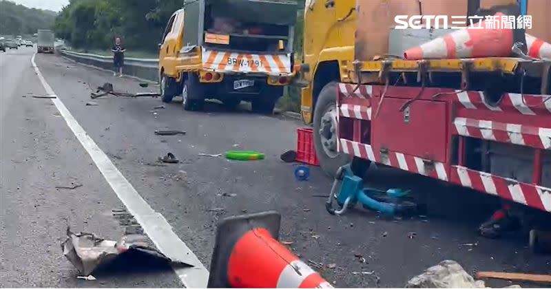 高姓承包商下車跟工頭交代割草的工作事項，遭聯結車高速追撞死亡，聯結車陳姓駕駛坦承自己因精神不濟釀禍，遭判處1年2月徒刑。（圖／翻攝畫面）