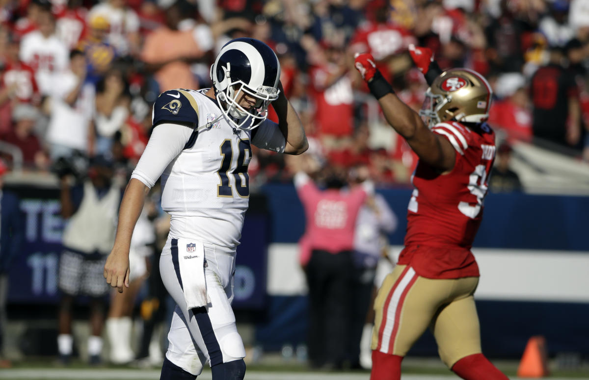 Santa Clara USAA CA. 21st Sep, 2017. Rams quarterback Jared Goff (16) in  the pocket looks down field for a long pass during the NFL Football game  between Los Angeles Rams and