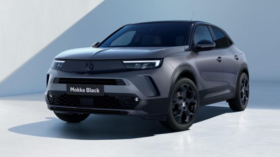 因應新年式性能提升，Opel在英國還推出黑化Mokka Black特仕車。(圖片來源/ Mokka)