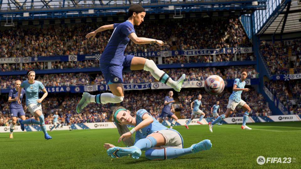 Insgesamt bietet "FIFA 23" über 700 Teams mit 19.000 Spielern und Spielerinnen aus mehr als 30 Ligen, dazu jede Menge offizielle Stadien. Der populäre Sammelkarten-Modus FUT wurde spielerisch gewaltig umgekrempelt - allerdings hält EA dem in Verruf geratenen Lootboxen-System weiter die Treue. (Bild: EA Sports)