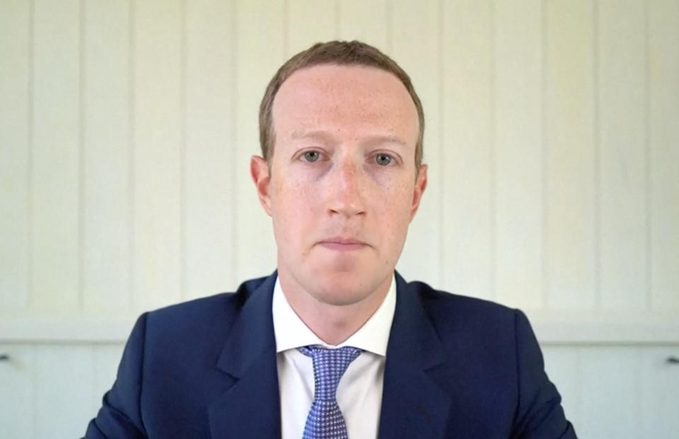 El director ejecutivo de Facebook, Mark Zuckerberg, comparece en una videoconferencia como parte de una audiencia de la subcomisión antimonopolio de la Comisión Judicial de la Cámara de Representantes, el 29 de julio de 2020. (Vía The New York Times)