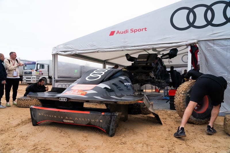 Audi’s repair tent at the bivouac.