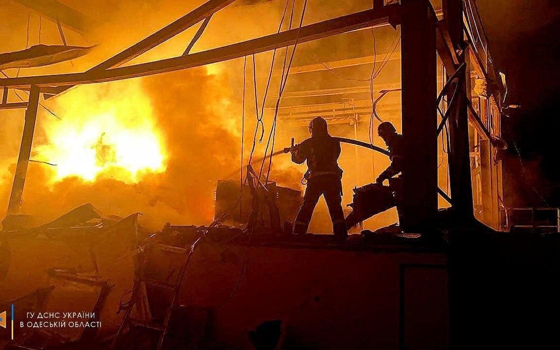 Russian shells hit a shopping center and a warehouse in Odesa 