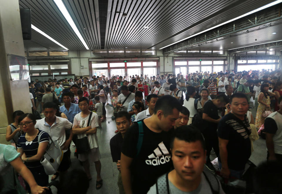 Typhoon Nida hits Hong Kong and southern China