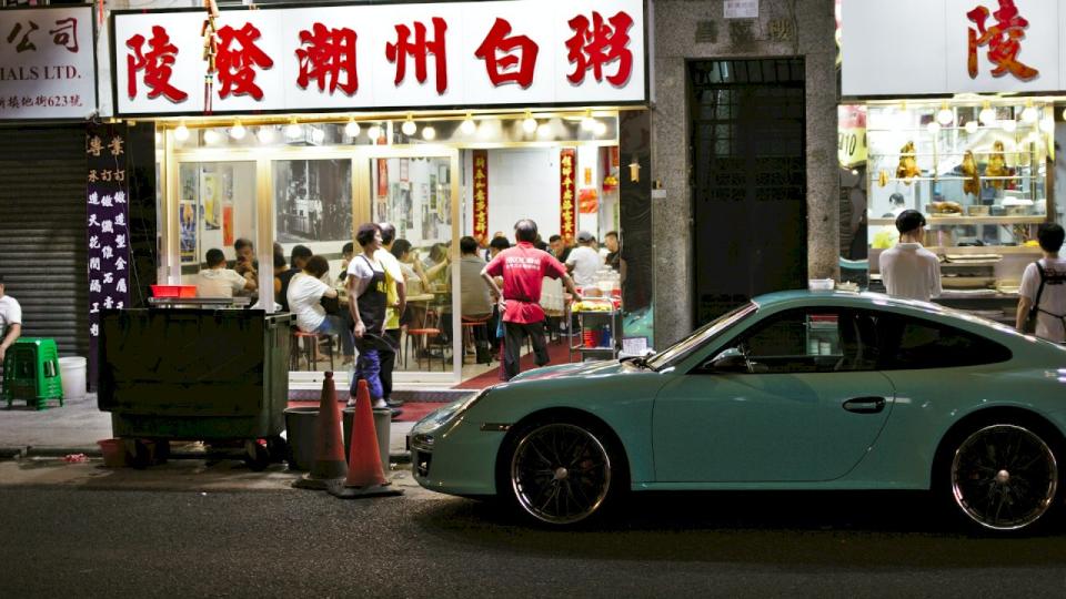 受到疫情影響，香港的飲食業再次發生了變化，許多餐廳、老店結束營業。(圖：unsplash)