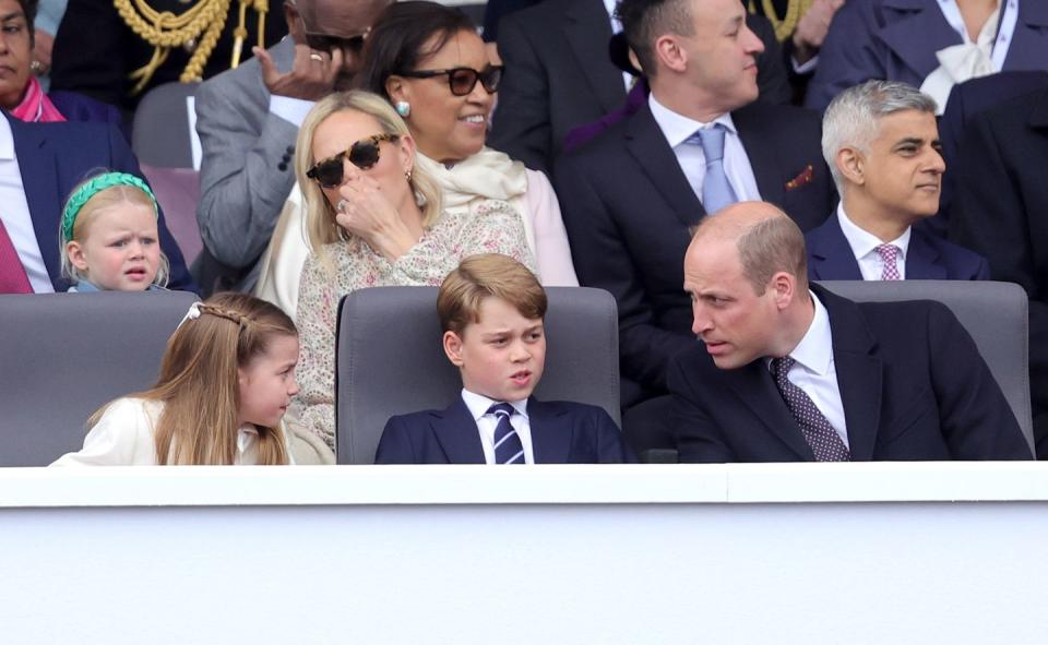 <p>Charlotte, George, and Prince William appeared to be having a family meeting as they waited for the Jubilee pageant, the final celebration of the weekend, to begin.</p>