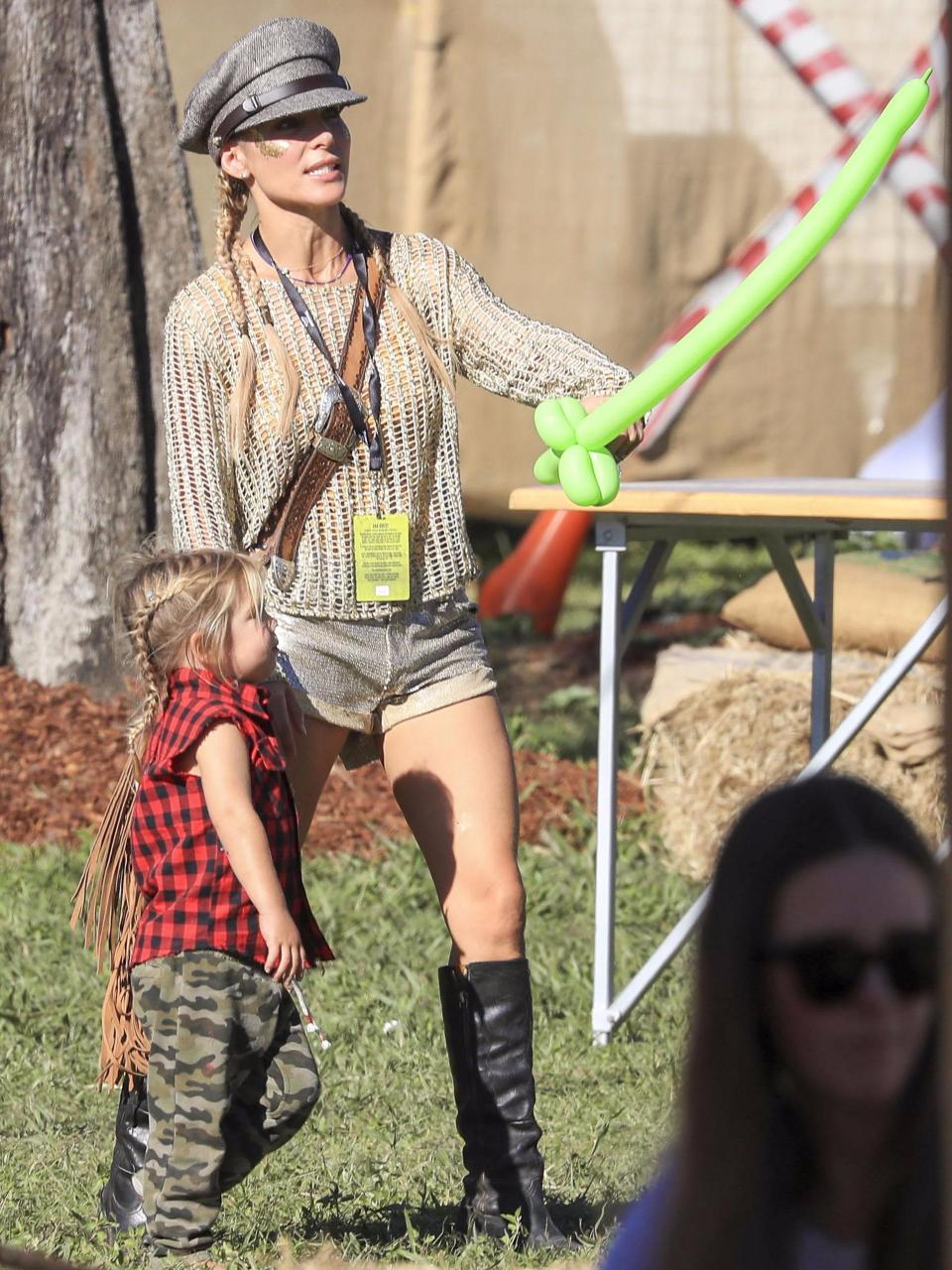 Elsa Pataky attends Splendour in the Grass with the twins