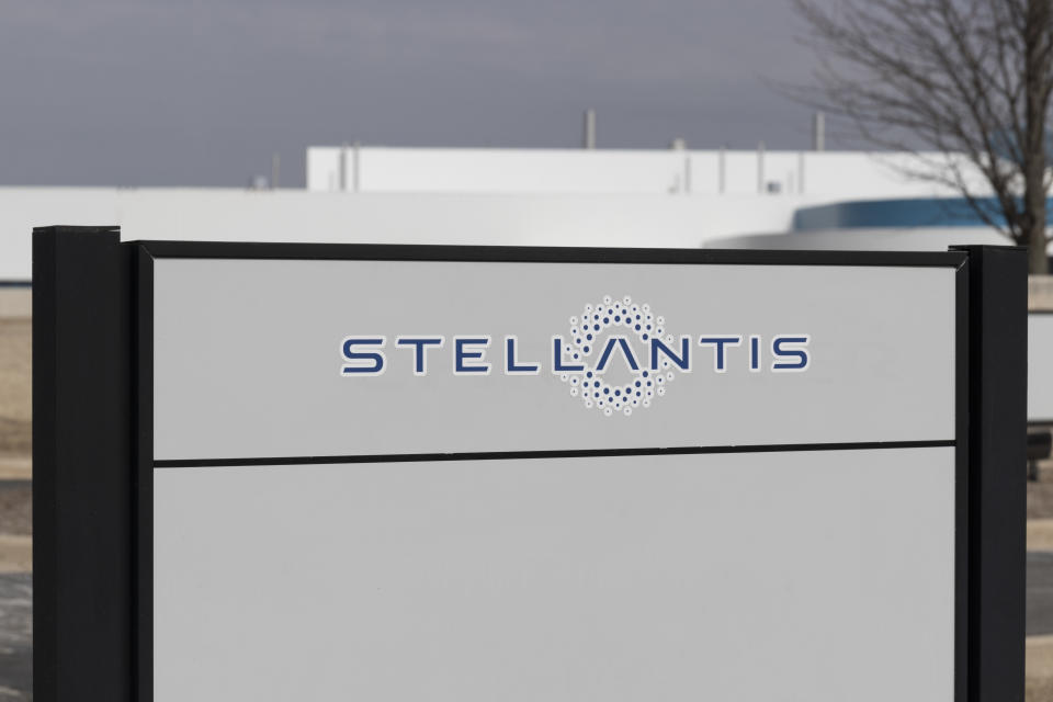 NextStar estimates the new plant will be able to produce enough batteries to power 500,000 Stellantis electric vehicles annually. (GETTY)