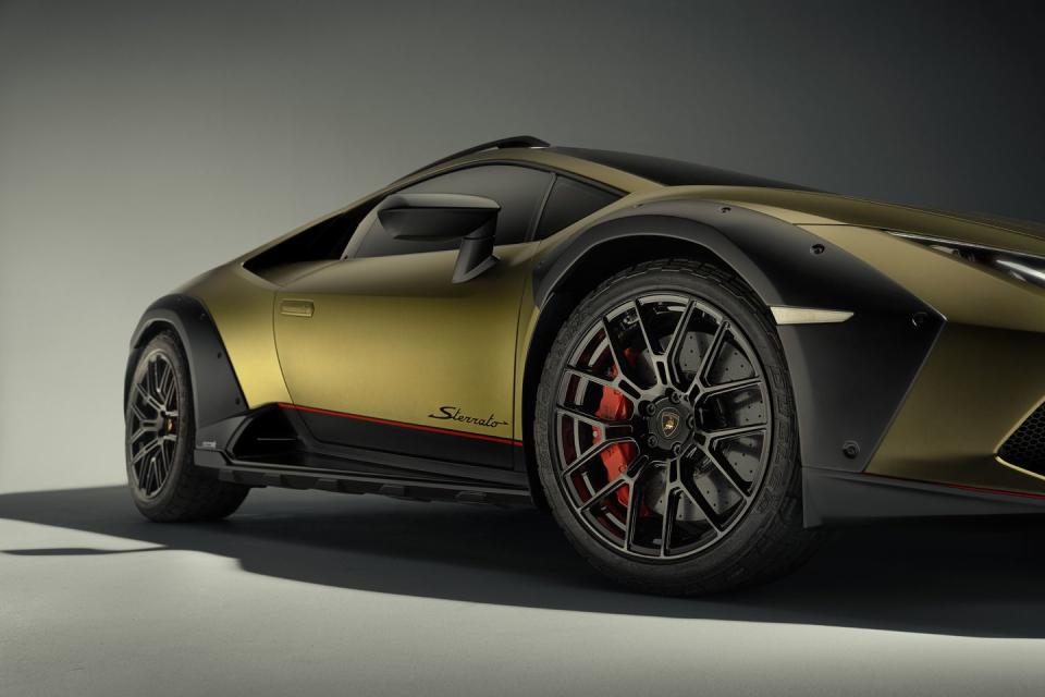<p>2023 Lamborghini Huracán Sterrato</p>