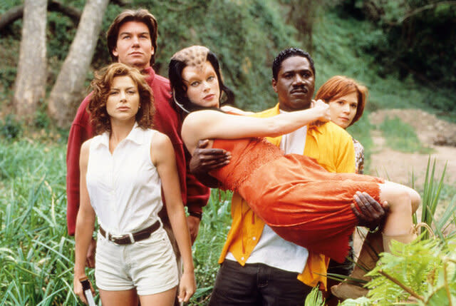 (L-R)  Kari Wuhrer, Jerry O'Connell, Melinda Clarke, Cleavant Derricks, Sabrina Lloyd in SLIDERS