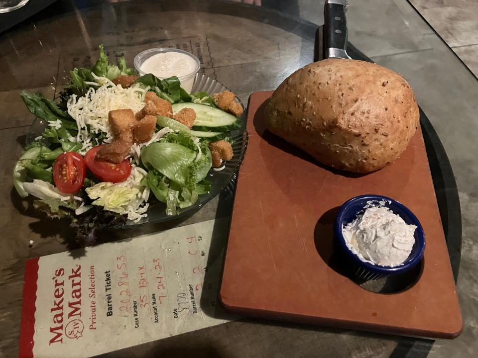All entrees at 35º Brix are served with a side salad and each table is given a complimentary loaf of bread.